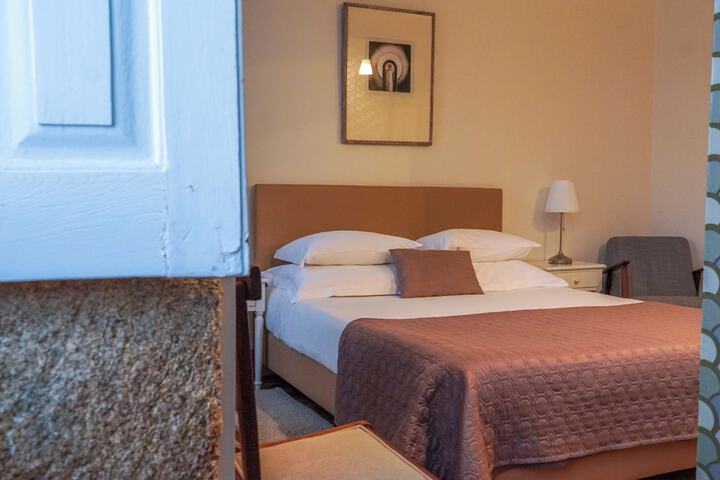 Room 33 of 51