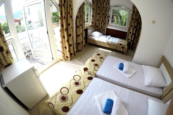 Room 10 of 42