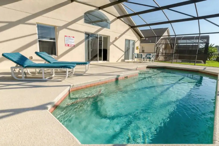 Pool 10 of 14