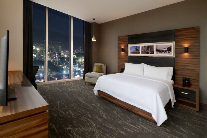 Room 17 of 60