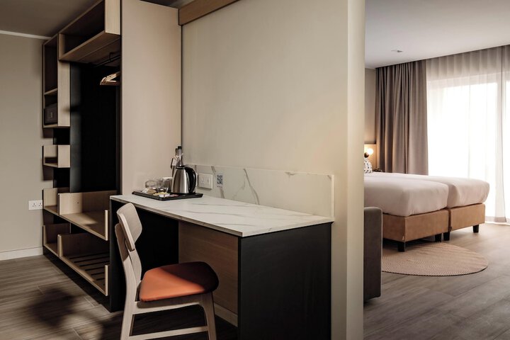 Room 7 of 14