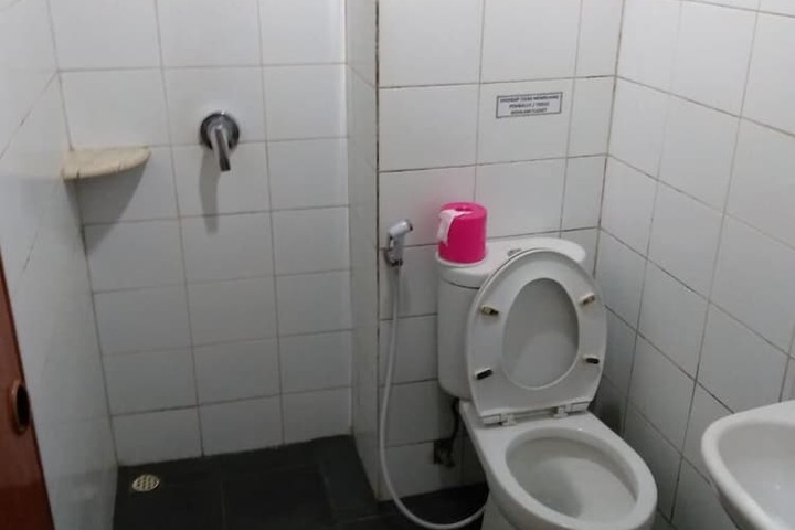 Room 8 of 23