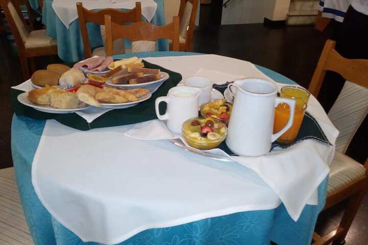 Breakfast/Coffee Service 28 of 33
