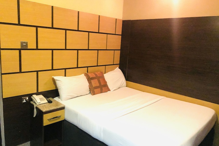 Room 3 of 14