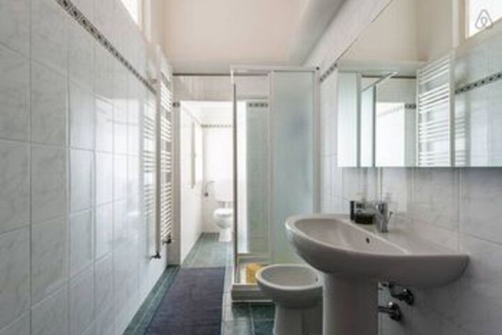 Room 2 of 19