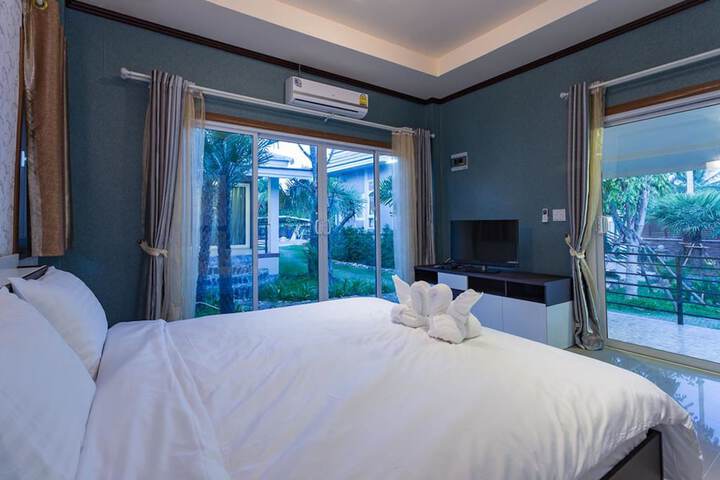 Room 3 of 26
