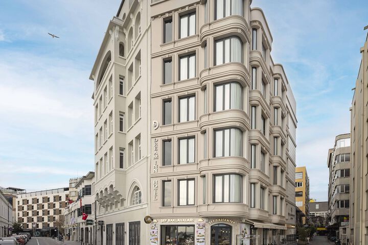 Hotel 63 of 64