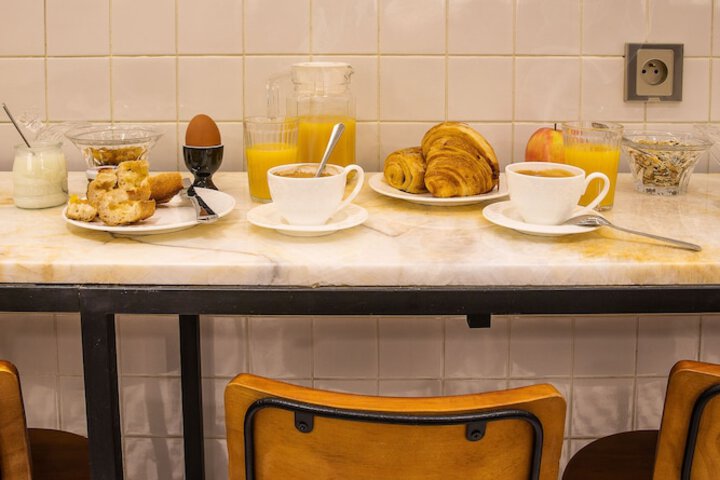 Breakfast/Coffee Service 70 of 77