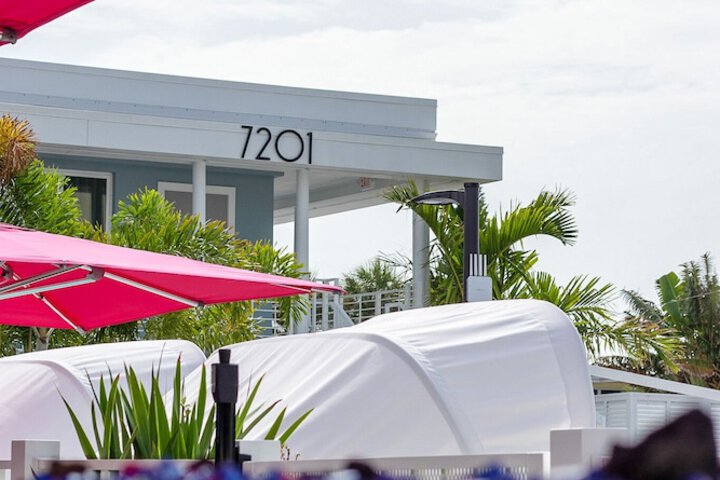 Hotel 202 of 227
