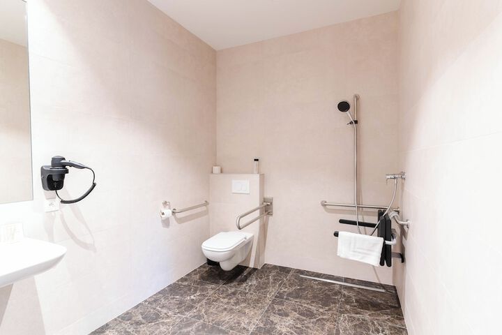 Room 73 of 113