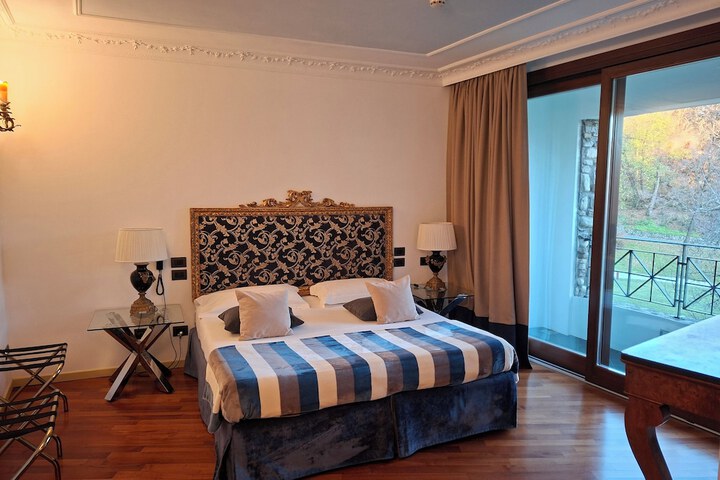 Room 16 of 87