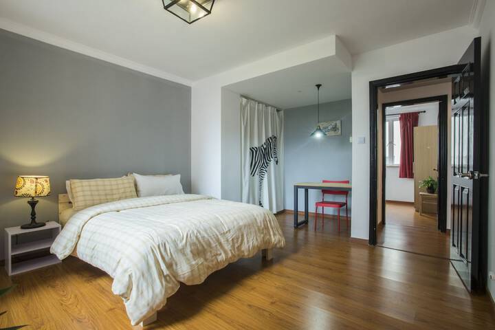 Room 2 of 41