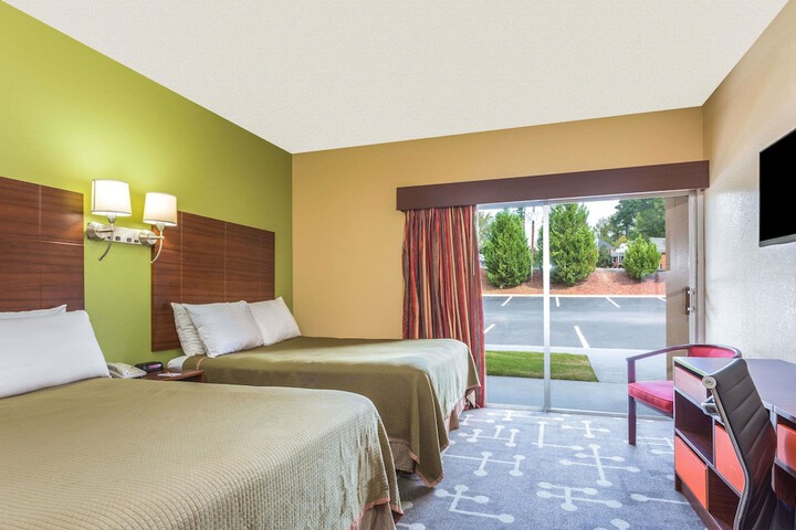 2 Double Beds (5 of 6)