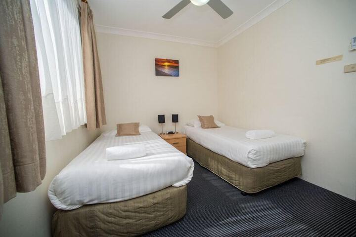 Room 7 of 25