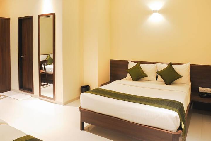 Room 10 of 26