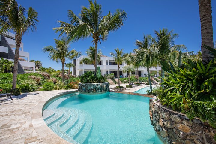 Pool 23 of 60