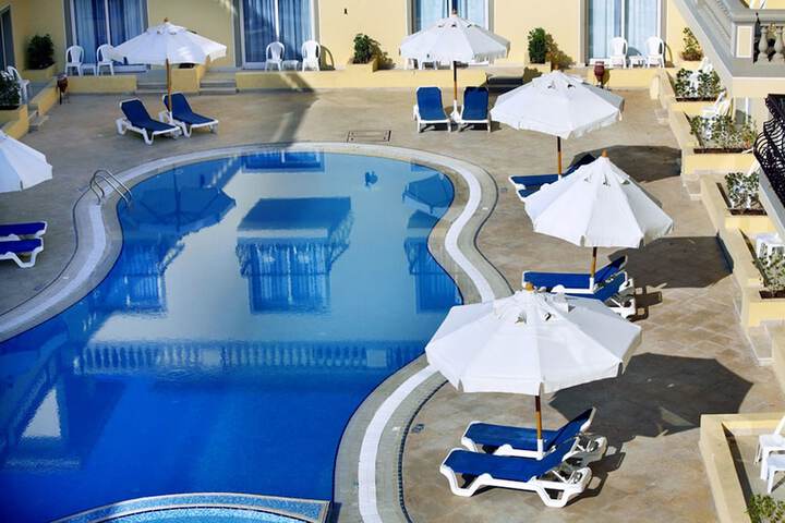 Pool Hotel