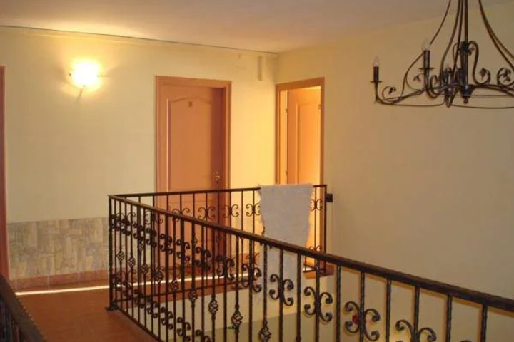 Room 12 of 18