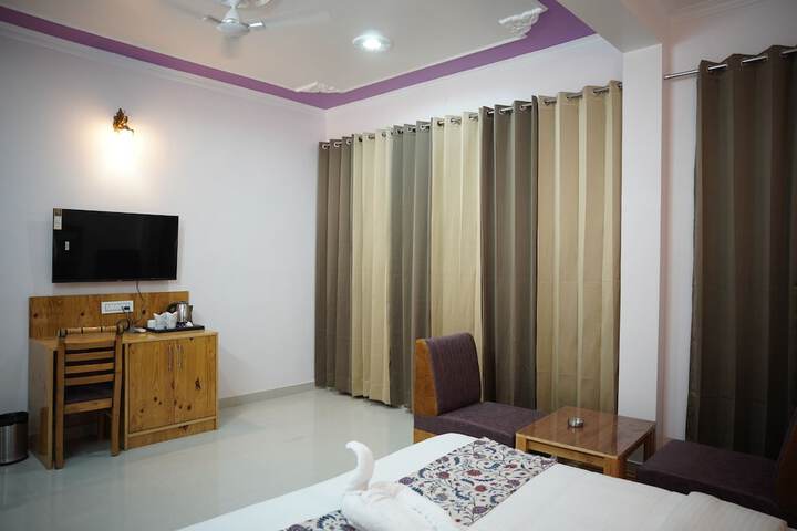 Room 3 of 21