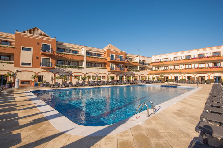 Hotel with Pool