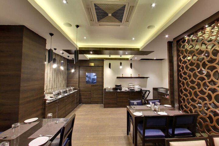 Dining 10 of 16