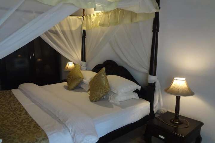 Room 8 of 35