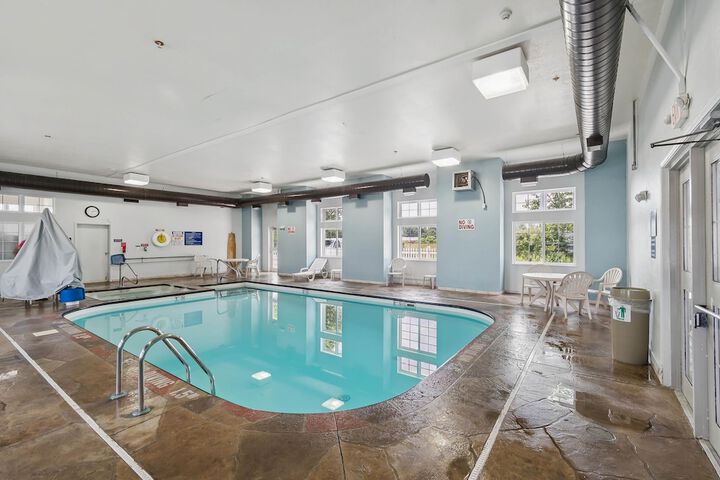 Hotel Pool