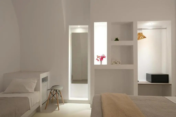 Room 3 of 12