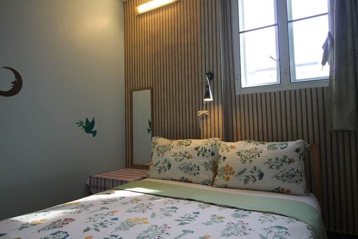 Room 11 of 210