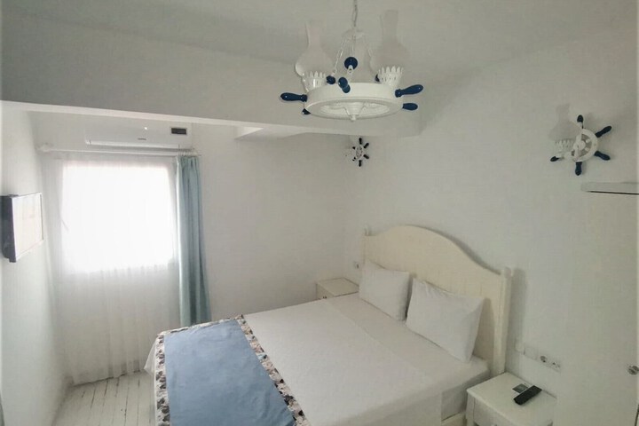 Room 2 of 6