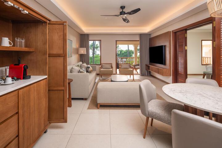 Room 45 of 215