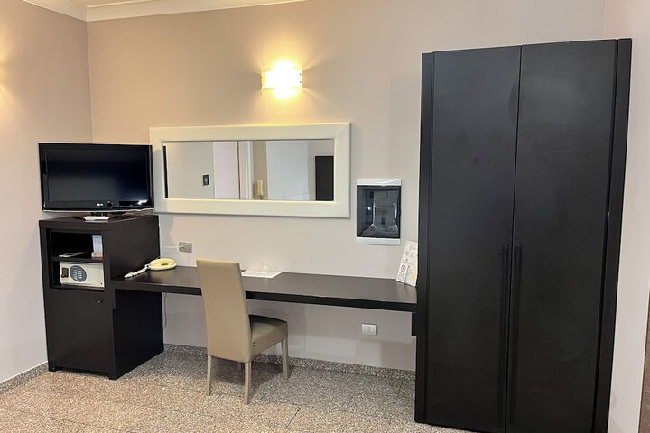 Room 11 of 23