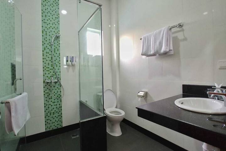 Room 16 of 34