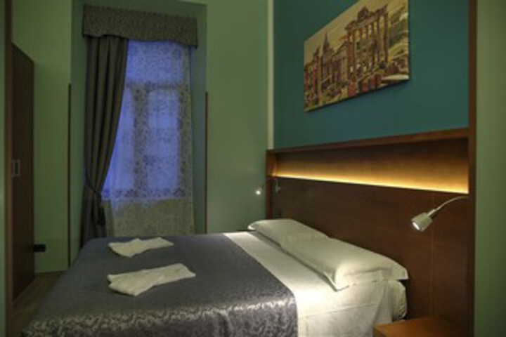 Room 27 of 37