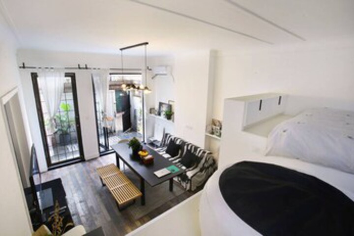 Room 10 of 29