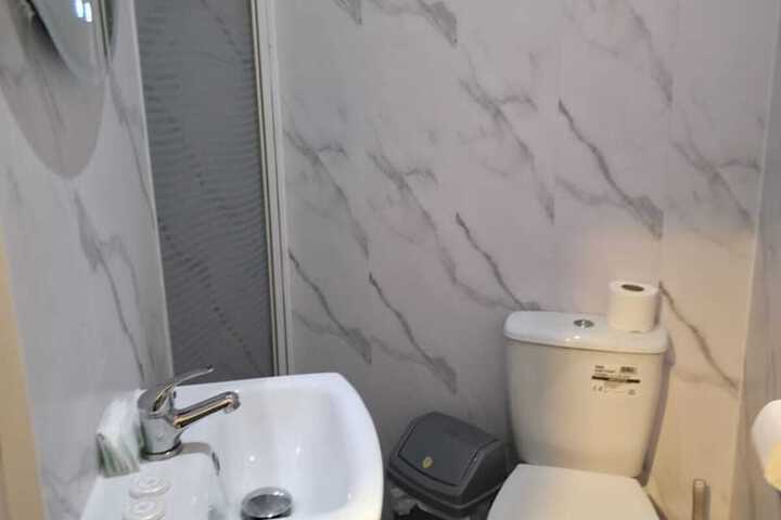 Room 103 of 117