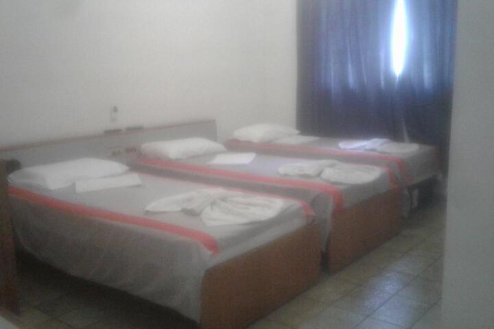Room 18 of 28