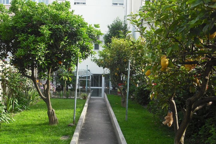Hotel Exterior 32 of 37