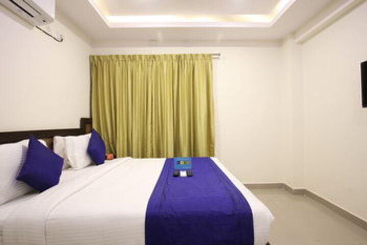 Room 8 of 18