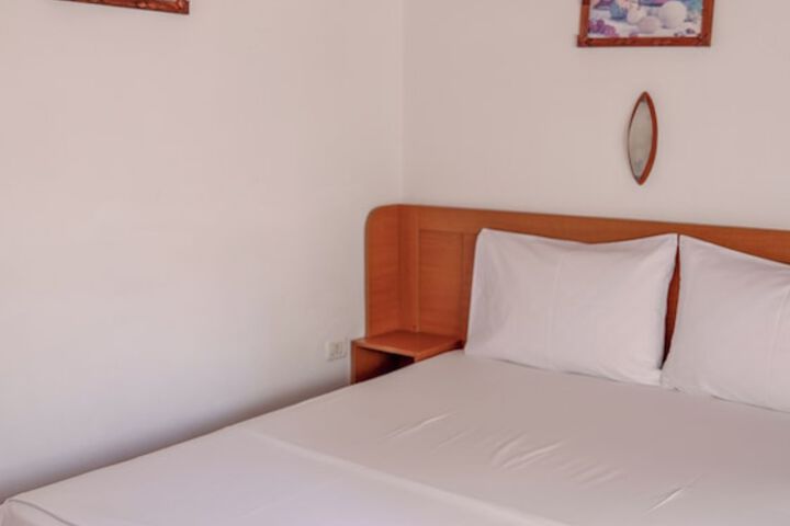 Room 32 of 85