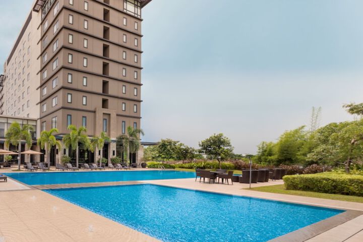Hotel Pool
