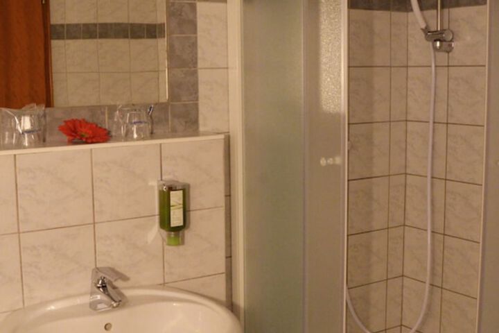 Room 45 of 101