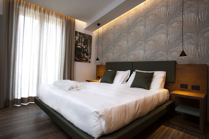 Room 5 of 25