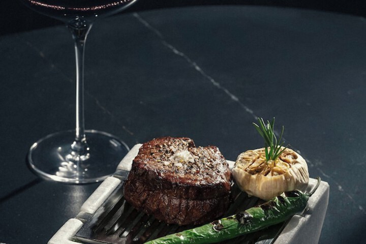 Dining 90 of 124