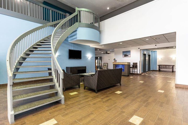 Entrance & Lobby