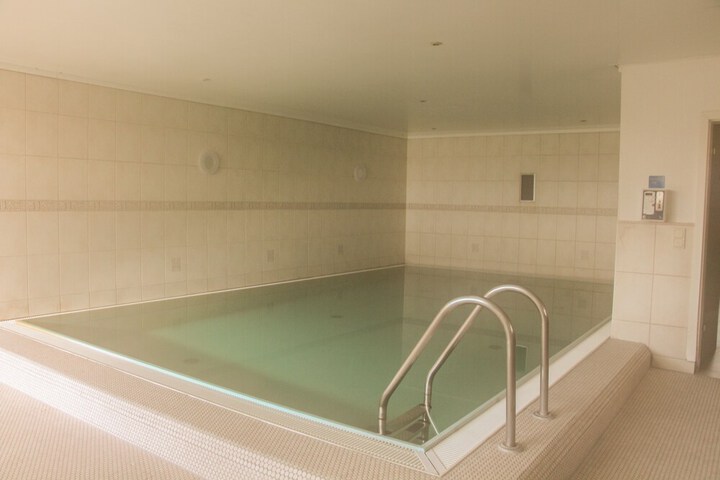 Pool 62 of 86