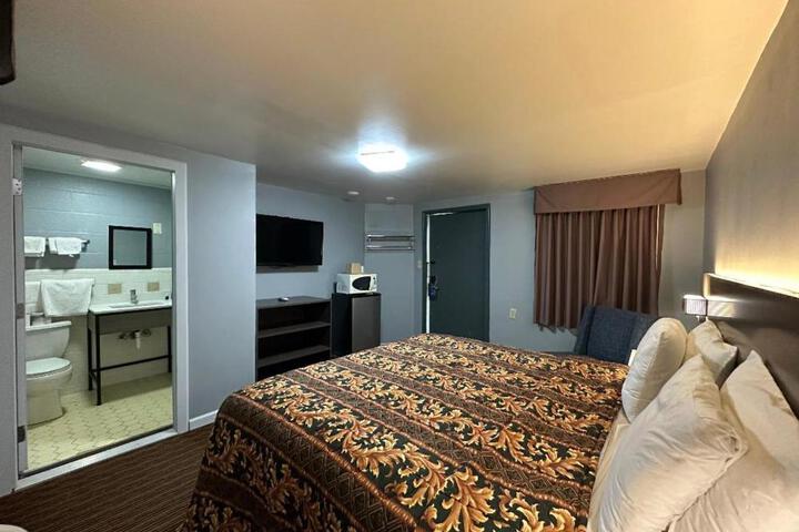 2 Double Beds (2 of 7)