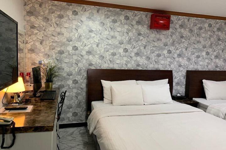 Room 11 of 43