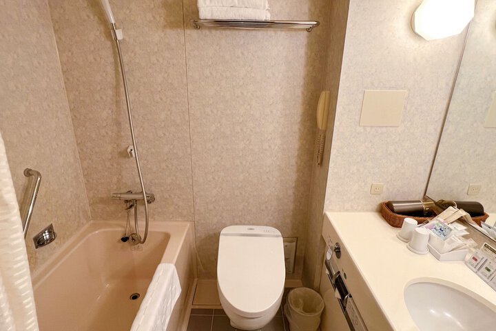 Room 53 of 120