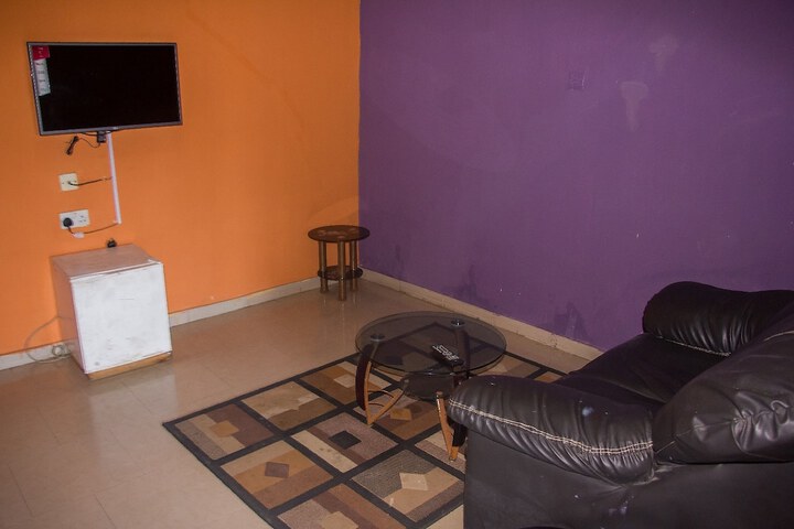 Room 10 of 16